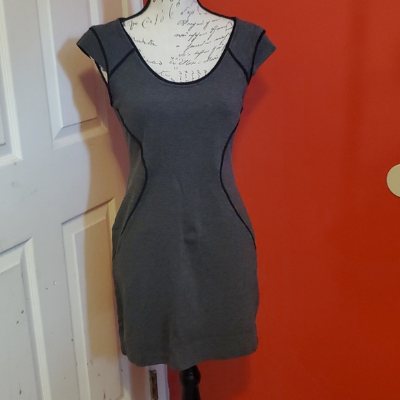 Express Dresses & Skirts - 🎀 3/$30 EXPRESS Gray Bodycon Dress